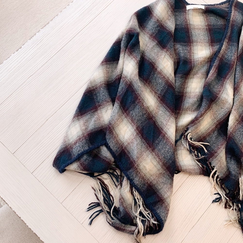 Francesca’s Sweater Cape